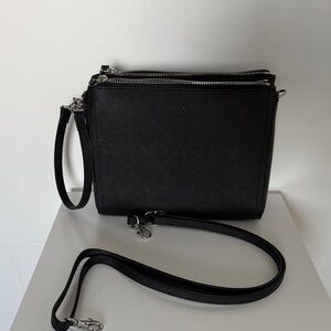 Lo & Sons Pearl Black Crossbody Bag